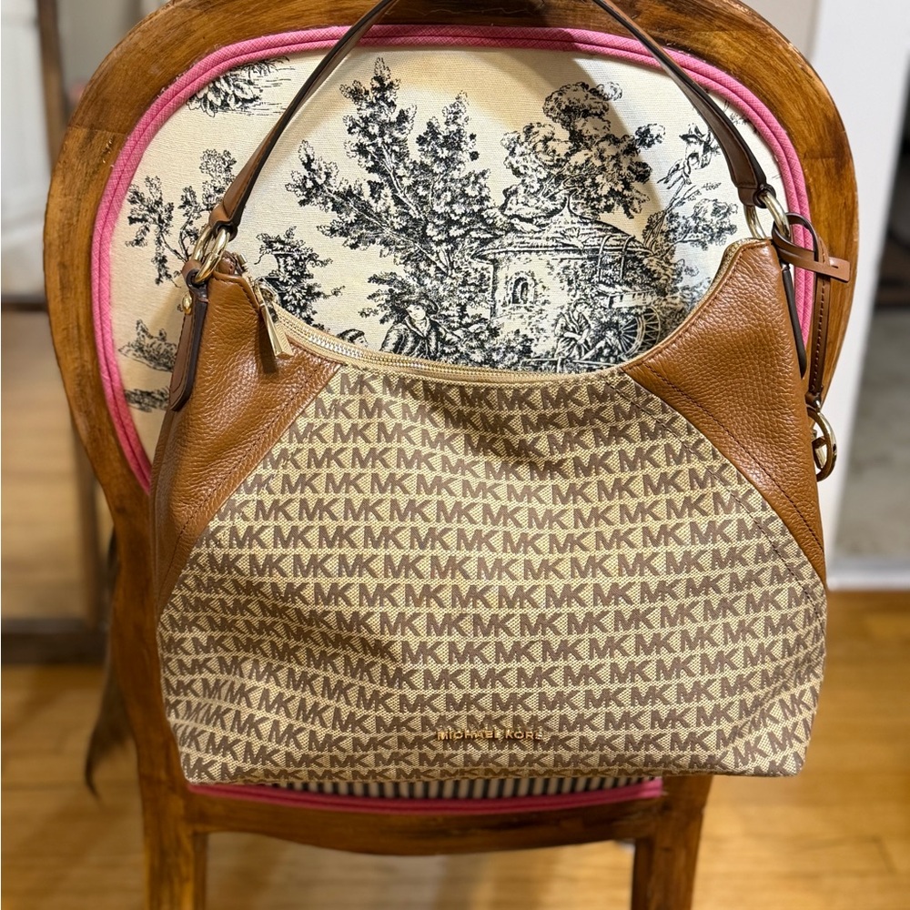 Michael Kors Medium Tote